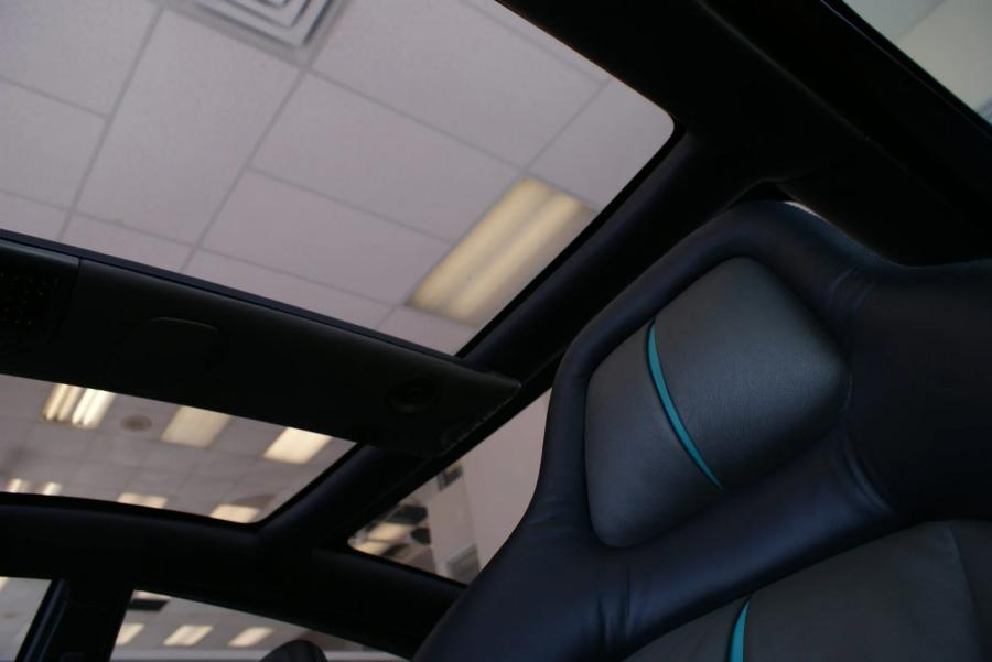Детали интерьера Ford Via Concept 1989 года  (фото 40 из 65)